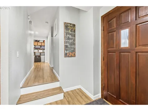 311 S 68th Place Springfield OR 97478