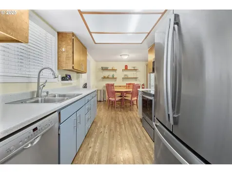 311 S 68th Place Springfield OR 97478