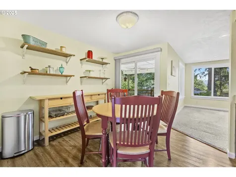 311 S 68th Place Springfield OR 97478