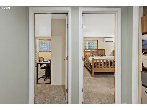 311 S 68th Place Springfield OR 97478