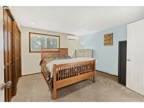 311 S 68th Place Springfield OR 97478