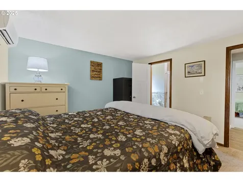 311 S 68th Place Springfield OR 97478