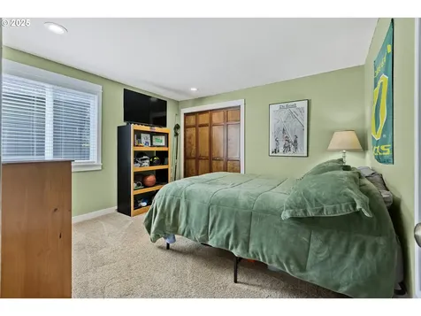 311 S 68th Place Springfield OR 97478