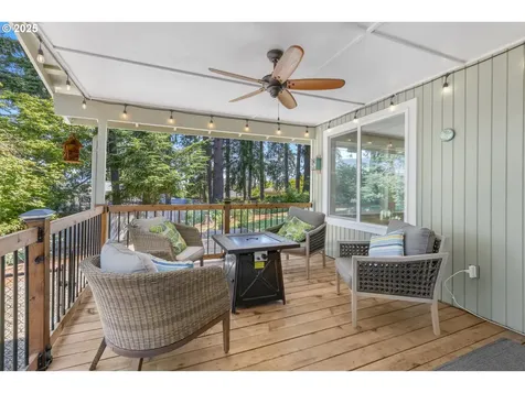 311 S 68th Place Springfield OR 97478