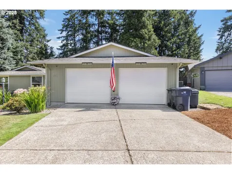 311 S 68th Place Springfield OR 97478