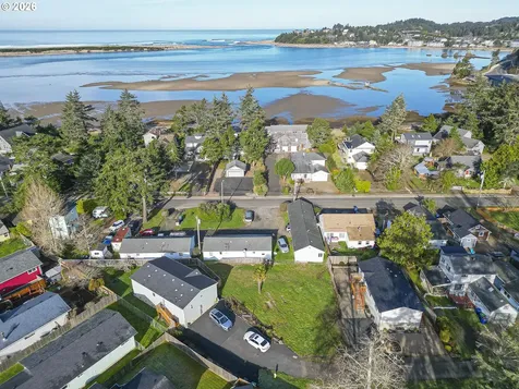 6281 SW Jetty Avenue Lincoln City OR 97367
