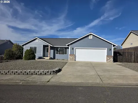 182 Woodduck Street Winston OR 97496