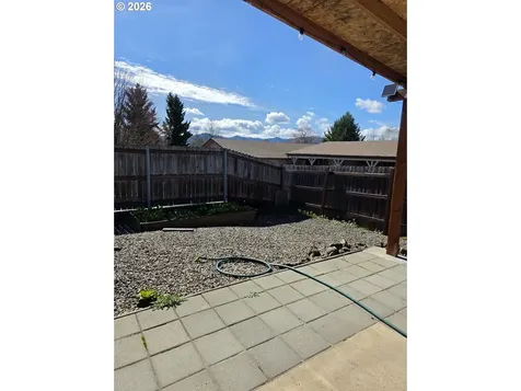 182 Woodduck Street Winston OR 97496