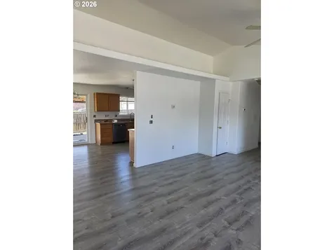 182 Woodduck Street Winston OR 97496