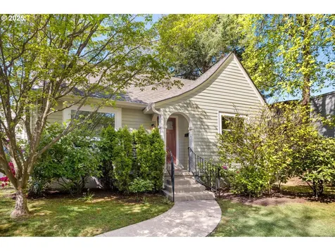 4815 NE Couch Street Portland OR 97213
