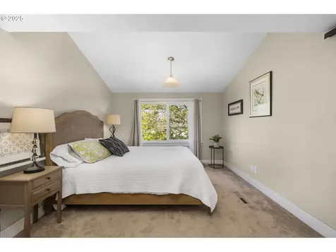 4815 NE Couch Street Portland OR 97213