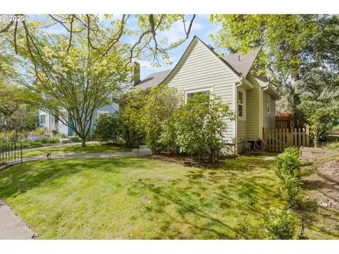 4815 NE Couch Street Portland OR 97213