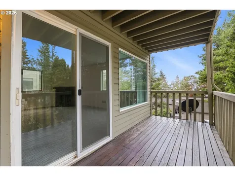 285 Cervantes Lake Oswego OR 97035