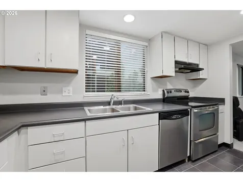 285 Cervantes Lake Oswego OR 97035