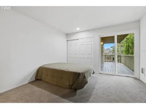 285 Cervantes Lake Oswego OR 97035