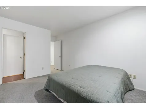 285 Cervantes Lake Oswego OR 97035