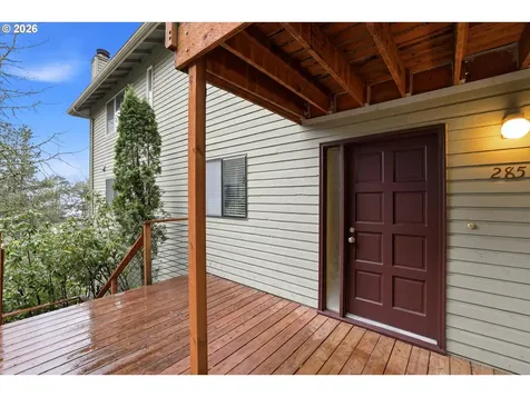 285 Cervantes Lake Oswego OR 97035