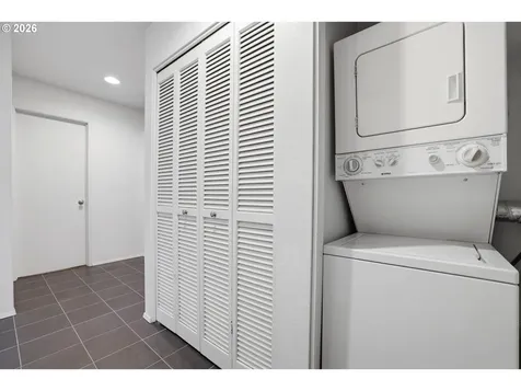 285 Cervantes Lake Oswego OR 97035