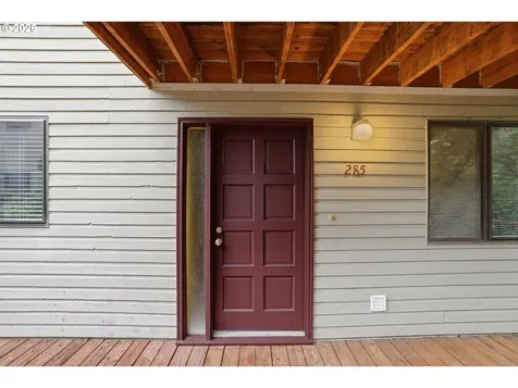 285 Cervantes Lake Oswego OR 97035