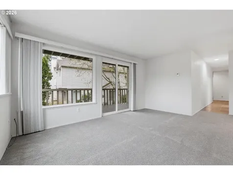 285 Cervantes Lake Oswego OR 97035