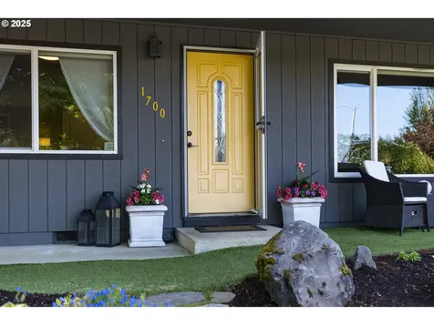 1700 N Gemini Street Newberg OR 97132