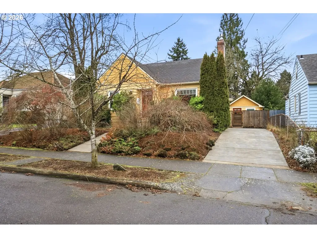 5851 NE 16th Avenue Portland OR 97211