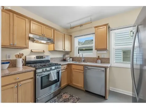 5851 NE 16th Avenue Portland OR 97211