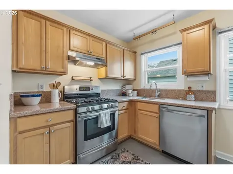 5851 NE 16th Avenue Portland OR 97211