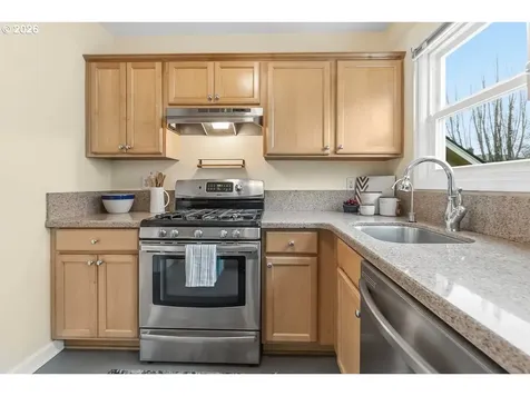 5851 NE 16th Avenue Portland OR 97211