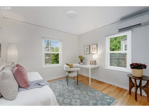 5851 NE 16th Avenue Portland OR 97211