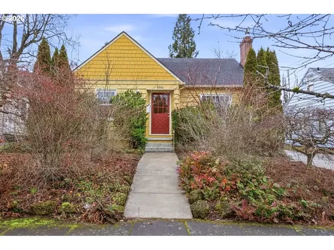 5851 NE 16th Avenue Portland OR 97211