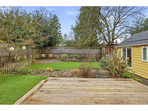 5851 NE 16th Avenue Portland OR 97211