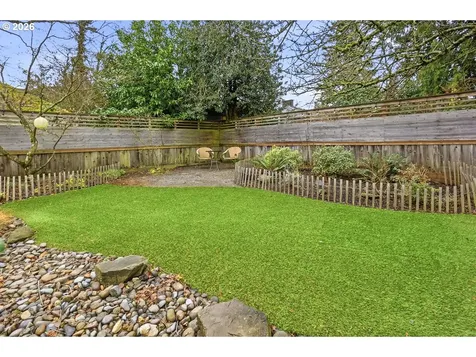 5851 NE 16th Avenue Portland OR 97211