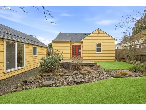 5851 NE 16th Avenue Portland OR 97211