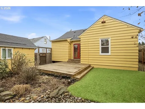 5851 NE 16th Avenue Portland OR 97211