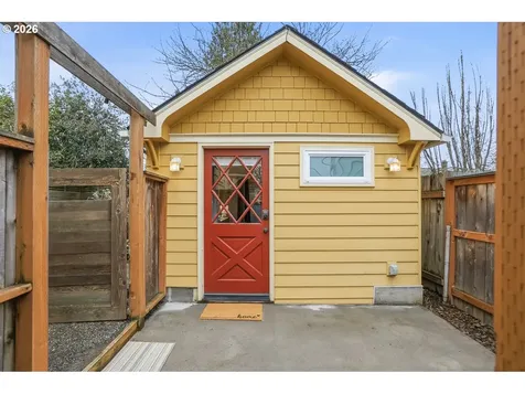5851 NE 16th Avenue Portland OR 97211