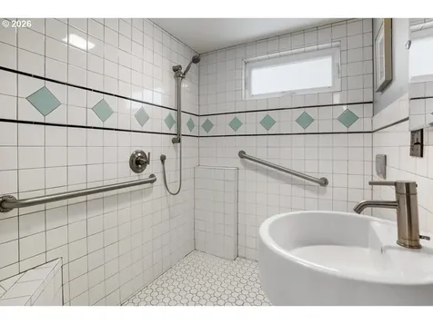 5851 NE 16th Avenue Portland OR 97211