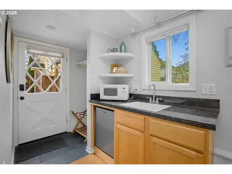 5851 NE 16th Avenue Portland OR 97211