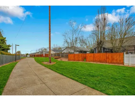 811 NW Meadows Drive Mcminnville OR 97128