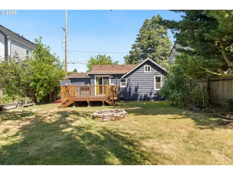 8607 N Curtis Avenue Portland OR 97217