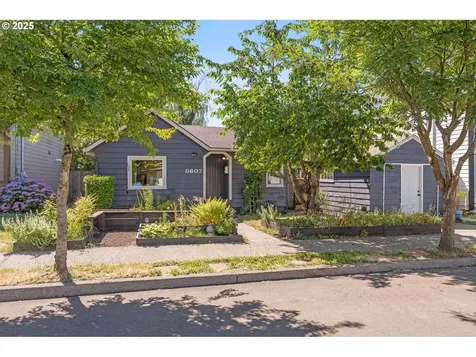 8607 N Curtis Avenue Portland OR 97217