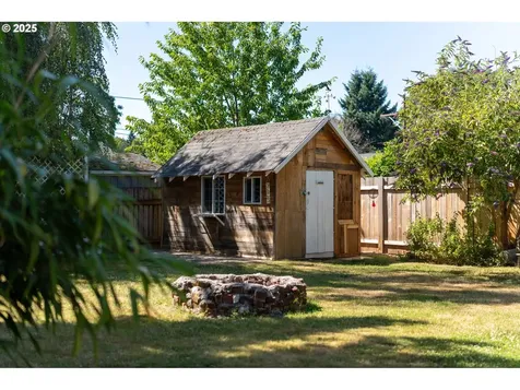 8607 N Curtis Avenue Portland OR 97217