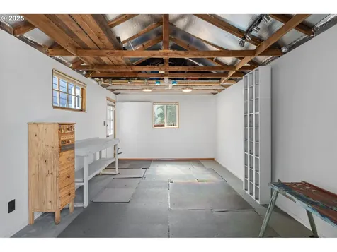 8607 N Curtis Avenue Portland OR 97217