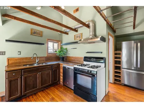8607 N Curtis Avenue Portland OR 97217