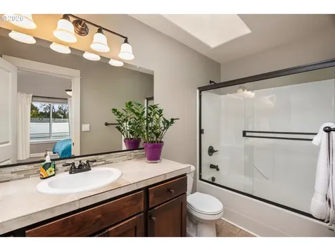 5407 SE Flavel Street Portland OR 97206
