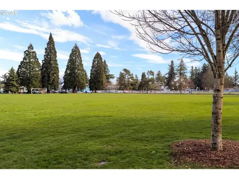 5407 SE Flavel Street Portland OR 97206