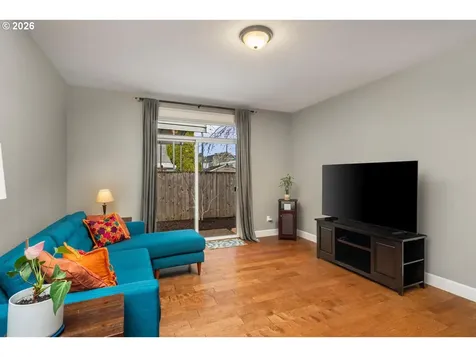 5407 SE Flavel Street Portland OR 97206