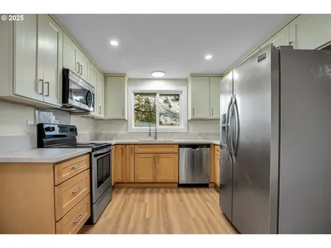 2386 NE Thomas Street Hillsboro OR 97124