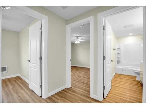2386 NE Thomas Street Hillsboro OR 97124
