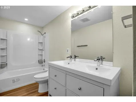 2386 NE Thomas Street Hillsboro OR 97124